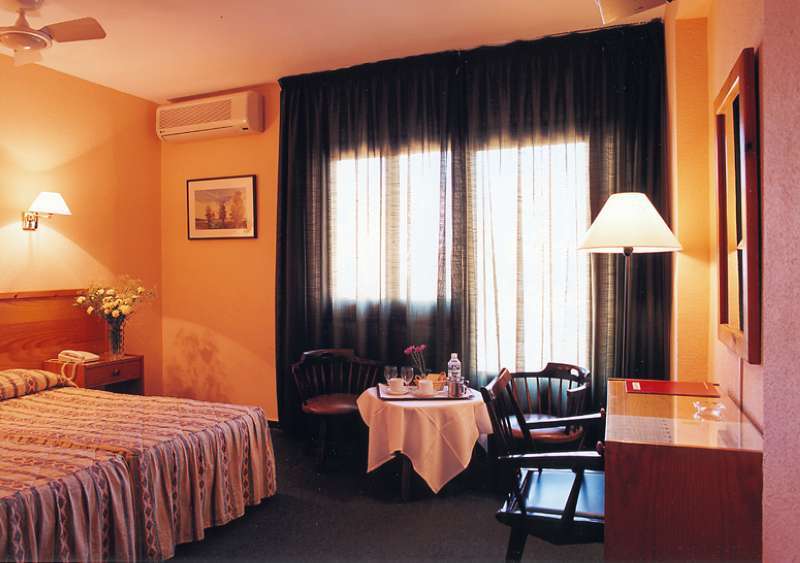 Hotel Goya Alicante Oda fotoğraf